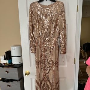 NWT! Betsy & Adam Sequined Gown